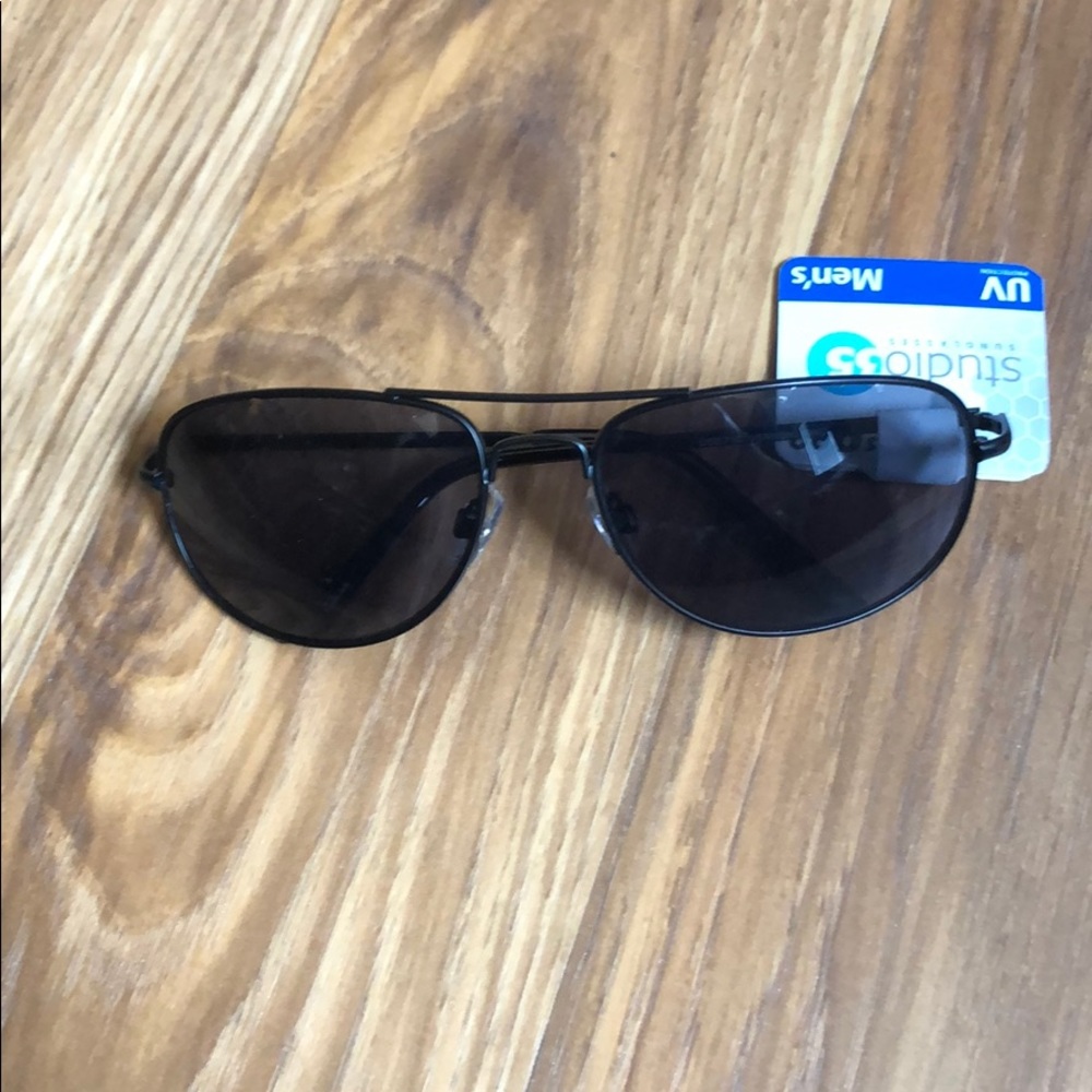 💅🏼Men’s black aviator sunglasses- 2 for $7
